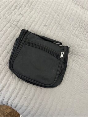 Men's Black Zippered Toiletry Organizer Bag